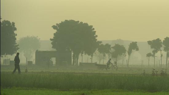 The national capital witnessed its coldest day of the season on Wednesday with the minimum temperature in the city being recorded at 9.6 degrees Celsius. (Raj K Raj)