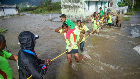 The Tamil Nadu government through Baalu submitted a note seeking a <span class='webrupee'>₹</span>2,629 crore relief from the Centre. (PTI)