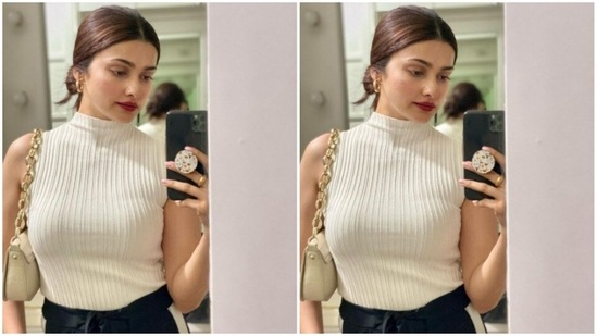 In minimal makeup, Prachi aced the casual look. In nude eyeshadow, contoured cheeks and a shade of bright red lipstick, Prachi made her Instagram family drool.(Instagram/@prachidesai)