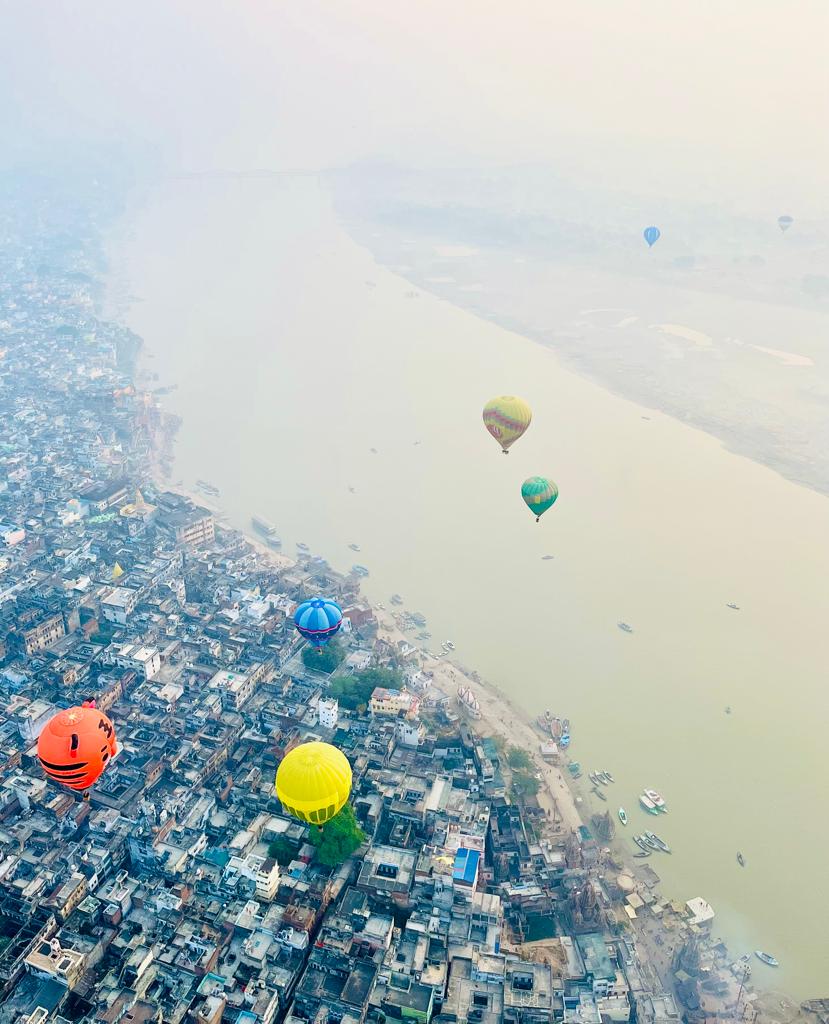 Aerial view of the hot air balloon festival in Varanasi. (HT Photo)