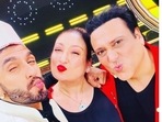 Govinda and Sunita Ahuja pose with Ranveer Singh.