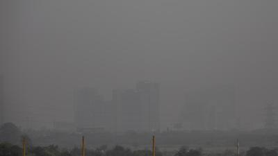 Delhi’s air stayed in the very poor zone on Thursday, despite the contribution of farm fires dipping to 2%. So far only meteorological factors have helped clean city’s air. (AP) Delhi’s air stayed in the very poor zone on Thursday, despite the contribution of farm fires dipping to 2%. So far only meteorological factors have helped clean city’s air. (AP)