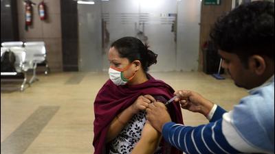 More than 5,000 beneficiaries got their first dose, and 8,006 received their second dose on Thursday. (Sunil Ghosh/HT) More than 5,000 beneficiaries got their first dose, and 8,006 received their second dose on Thursday. (Sunil Ghosh/HT)