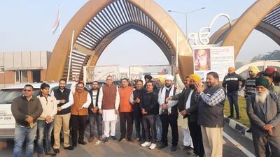 The 21-member jatha of the Punjab BJP, led by Ashwani Kumar Sharma, before taking the Kartarpur Corridor to Gurdwara Darbar Sahib in Narowal district of Pakistan on Thursday, the eve of Guru Nanak Jayanti. (Sameer Sehgal/HT) The 21-member jatha of the Punjab BJP, led by Ashwani Kumar Sharma, before taking the Kartarpur Corridor to Gurdwara Darbar Sahib in Narowal district of Pakistan on Thursday, the eve of Guru Nanak Jayanti. (Sameer Sehgal/HT)