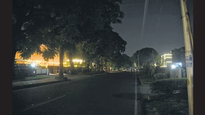 DARK NIGHT RISES: The stretch outside the Tagore Theatre in Sector-18 where streetlights aren’t functional. The only lighting is from the theatre and nearby houses. (Ravi Kumar/HT) DARK NIGHT RISES: The stretch outside the Tagore Theatre in Sector-18 where streetlights aren’t functional. The only lighting is from the theatre and nearby houses. (Ravi Kumar/HT)