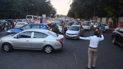 At a time when the Pune Unified Metropolitan Transport Authority (PUMTA) is planning various measures to ensure smooth flow of traffic at the Savitribai Phule Pune University (SPPU) chowk, residents of and commuters travelling through Aundh, Baner, Pashan and Aundh road are facing major logjams, almost every day. (Shankar Narayan/HT PHOTO) At a time when the Pune Unified Metropolitan Transport Authority (PUMTA) is planning various measures to ensure smooth flow of traffic at the Savitribai Phule Pune University (SPPU) chowk, residents of and commuters travelling through Aundh, Baner, Pashan and Aundh road are facing major logjams, almost every day. (Shankar Narayan/HT PHOTO)