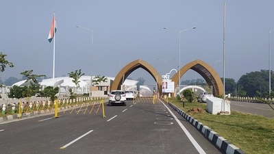 Pilgrims arrive at the Integrated Check Post (ICP) at Dera Baba Nanak as Kartarpur Corridor reopens, in Gurdaspur on Wednesday.&nbsp; (ANI Photo)