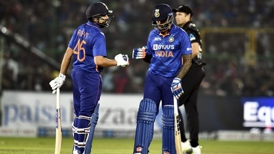 India's Rohit Sharma and Suryakumar Yadav during the first Twenty20 cricket match against New Zealand at Sawai Mansingh Stadium, in Jaipur, Wednesday, (PTI) India's Rohit Sharma and Suryakumar Yadav during the first Twenty20 cricket match against New Zealand at Sawai Mansingh Stadium, in Jaipur, Wednesday, (PTI)