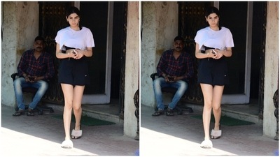 Khushi looked pretty in a white cropped top and a pair of black gym shorts. (HT Photos/Varinder Chawla)
