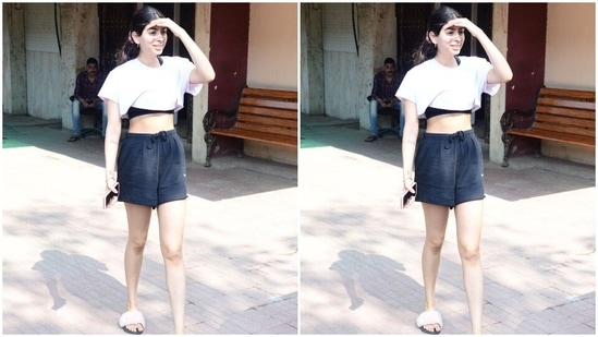Khushi teamed her athleisure with comfy white flip flops.(HT Photos/Varinder Chawla)