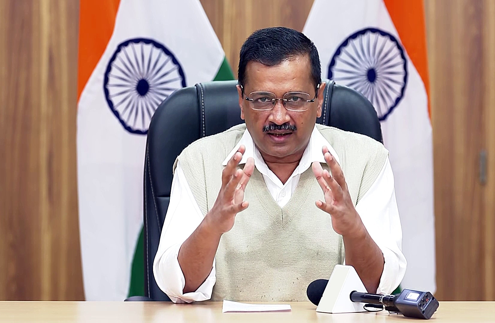 AAP chief and Delhi chief minister Arvind Kejriwal said no one, even enemies should be stopped from paying their obeisance and performing ardas at the darbar in Kartarpur in Pakistan. (ANI) AAP chief and Delhi chief minister Arvind Kejriwal said no one, even enemies should be stopped from paying their obeisance and performing ardas at the darbar in Kartarpur in Pakistan. (ANI)