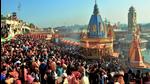 Rush of pilgrims at Har-Ki-Pauri Ganga ghats on Kartik Poornima on Friday in Haridwar. (RAMESHWAR GAUR/HT PHOTO.) Rush of pilgrims at Har-Ki-Pauri Ganga ghats on Kartik Poornima on Friday in Haridwar. (RAMESHWAR GAUR/HT PHOTO.)