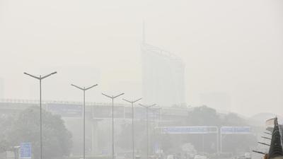 The air quality dropped to the severe category a day after Diwali on November in Gurugram. (HT archive)