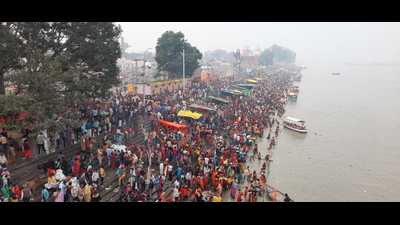 Devotees on the bank of river Saryu in Ayodhya, to take a holy dip on Kartik Purnima on Friday. (Sourced)