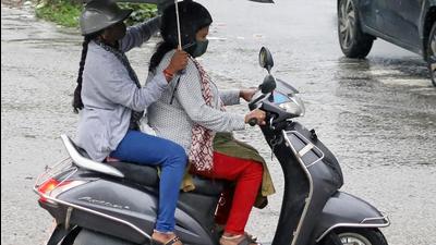 BBMP’s ineffective administration has led to flooding in almost all parts of the city due to the heavy rainfall, forcing motorists and pedestrians to bear the suffering of commuting on the poor quality of roads. (ANI PHOTO.)