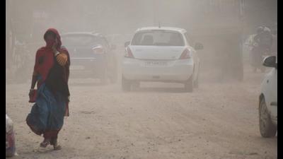 The air quality index of Ghaziabad on Friday was 377 against 360 a day earlier. (Sakib Ali/HT photo) The air quality index of Ghaziabad on Friday was 377 against 360 a day earlier. (Sakib Ali/HT photo)