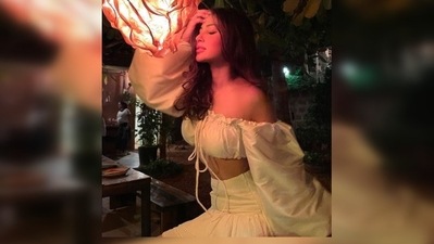 The Bengali beauty Mouni Roy never shies away from the camera and always manages to strike some stunning poses for her fans. (Instagram/@imouniroy) The Bengali beauty Mouni Roy never shies away from the camera and always manages to strike some stunning poses for her fans. (Instagram/@imouniroy)
