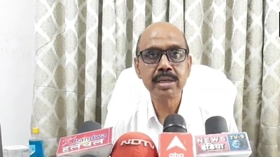 Khandwa district excise office RP Kirar said “those who drink don’t lie”. (ANI) Khandwa district excise office RP Kirar said “those who drink don’t lie”. (ANI)