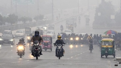 The Noida Authority said it issued similar penalties in 22 cases, worth ₹2.75 lakh in the city. (Sunil Ghosh / HT photo) The Noida Authority said it issued similar penalties in 22 cases, worth ₹2.75 lakh in the city. (Sunil Ghosh / HT photo)