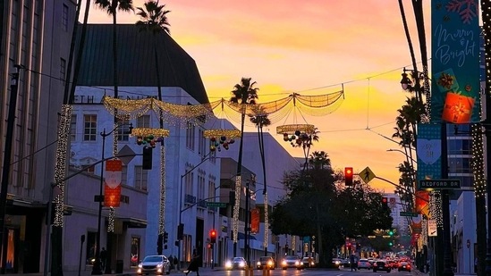 Janhvi Kapoor captured Los Angeles's beautiful sunset in a frame.(Instagram)