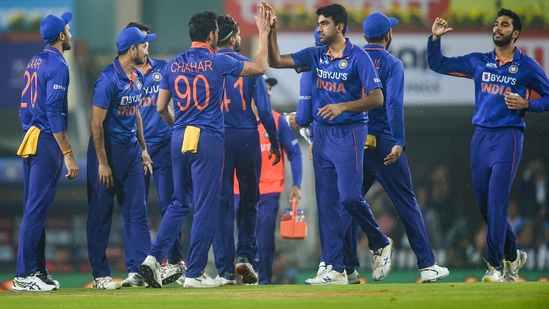 Ranchi: Indian bowler Deepak Chahar celebrates with his teammates after dismissing New Zealand batsman Martin Guptil during their 2nd Twenty20 cricket match at JSCA International Stadium Complex in Ranchi, Friday, Nov. 19, 2021. (PTI)