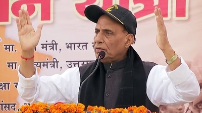 Defence minister Rajnath Singh speaks at Shaheed Samman Yatra in Pithoragarh. (ANI )