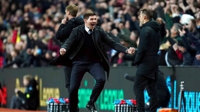 Aston Villa manager Steven Gerrard celebrates the opening goal during the Premier League match at Villa Park, Birmingham, Britain, Saturday Nov. 20, 2021. (AP) Aston Villa manager Steven Gerrard celebrates the opening goal during the Premier League match at Villa Park, Birmingham, Britain, Saturday Nov. 20, 2021. (AP)