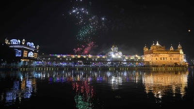 A display of fireworks also took place at the illuminated Golden Temple to celebrate the occasion of Gurupurab. (AFP) A display of fireworks also took place at the illuminated Golden Temple to celebrate the occasion of Gurupurab. (AFP)