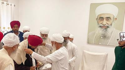 Punjab chief minister Charanjit Singh Channi being felicitated at Bhaini Sahib in Ludhiana on Saturday. The CM went to Batala, where he said that the Centre’s farm laws repeal was a much delayed step. (ANI) Punjab chief minister Charanjit Singh Channi being felicitated at Bhaini Sahib in Ludhiana on Saturday. The CM went to Batala, where he said that the Centre’s farm laws repeal was a much delayed step. (ANI)