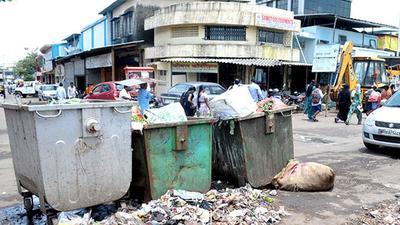 This news has come as a disappointment for Navi Mumbai Municipal Corporation (NMMC), as they targeted the top rank among the 4,320 participating cities in the Swachh Survekshan. (HT FILE) This news has come as a disappointment for Navi Mumbai Municipal Corporation (NMMC), as they targeted the top rank among the 4,320 participating cities in the Swachh Survekshan. (HT FILE)