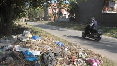 State of wards: The MC is not responsible for maintaining roads or streetlights within the PGI campus in Sector 12 or PU campus in Sectors 14 and 25. State of wards: The MC is not responsible for maintaining roads or streetlights within the PGI campus in Sector 12 or PU campus in Sectors 14 and 25.
