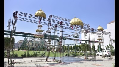 Amarvir Singh, president, hotel and restaurant association, Punjab, said that it is for the first time since March 2020 that all the hotels and banquet halls are sold out in Ludhiana. (Gurpreet Singh/HT) Amarvir Singh, president, hotel and restaurant association, Punjab, said that it is for the first time since March 2020 that all the hotels and banquet halls are sold out in Ludhiana. (Gurpreet Singh/HT)
