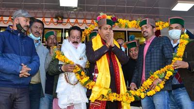 CM Jai Ram Thakur said Himachal has achieved the target of a cent per cent first dose vaccination against Covid-19 and Kinnaur district has pioneered by becoming the first district of the country to achieve the target. (HT Photo) CM Jai Ram Thakur said Himachal has achieved the target of a cent per cent first dose vaccination against Covid-19 and Kinnaur district has pioneered by becoming the first district of the country to achieve the target. (HT Photo)