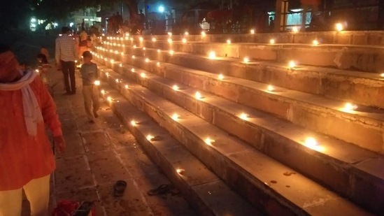 "All Gods celebrated Prakash Parv today when God Ram returned back to Ayodhaya after defeating Ravana," a devotee was quoted saying by news agency ANI.(HT Photo/Rajesh Kumar)