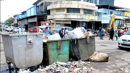 This news has come as a disappointment for Navi Mumbai Municipal Corporation (NMMC), as they targeted the top rank among the 4,320 participating cities in the Swachh Survekshan. (HT FILE)