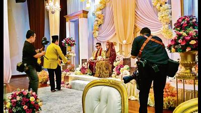 Reporting fee cuts as high as 50%, wedding photographers say their profits for the entire year have taken a hit due to less guests. (Photo: Shutterstock (For Representation Purpose Only))