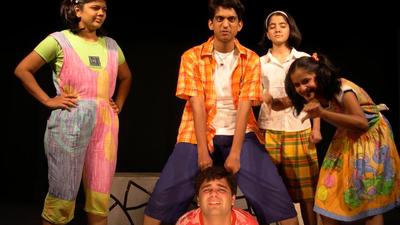 Scene from play “Aai Pan Baba Pan” written by Vibhawari Deshpande and directed by Nipun Dharmadhikari. (HT PHOTO) Scene from play “Aai Pan Baba Pan” written by Vibhawari Deshpande and directed by Nipun Dharmadhikari. (HT PHOTO)
