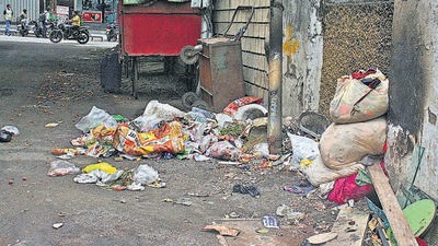 While Pune city has seen a major jump from the past two years in being ranked fifth in the ‘Swachh Sarvekshan 2021’, residents and mohalla committee members are of the view that a lot remains to be done and that the ranking may lead to complacency moving forward. (Ravindra Joshi/HT PHOTO) While Pune city has seen a major jump from the past two years in being ranked fifth in the ‘Swachh Sarvekshan 2021’, residents and mohalla committee members are of the view that a lot remains to be done and that the ranking may lead to complacency moving forward. (Ravindra Joshi/HT PHOTO)