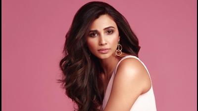 At the moment, Daisy Shah is collecting money to support the foundation At the moment, Daisy Shah is collecting money to support the foundation