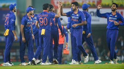 India team celebrate after dismissing New Zealand batsman Martin Guptil during their 2nd Twenty20 (PTI) India team celebrate after dismissing New Zealand batsman Martin Guptil during their 2nd Twenty20 (PTI)