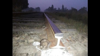 Officials appreciated the alertness of the railway keyman and said the gap in the track was developed due to cold. (Pic for representation)