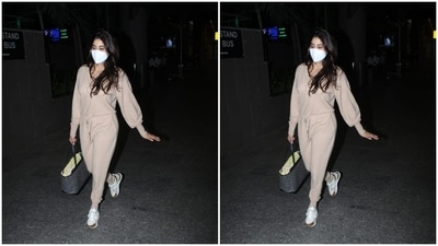 Janhvi carried a bag as she made her way out of the airport. (HT Photos/Varinder Chawla) Janhvi carried a bag as she made her way out of the airport. (HT Photos/Varinder Chawla)