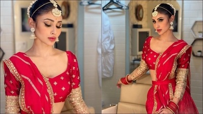 Mouni Roy's sizzling ethnic look in red lehenga at IFFI 2021 sets Goa on fire (Instagram/imouniroy) Mouni Roy's sizzling ethnic look in red lehenga at IFFI 2021 sets Goa on fire (Instagram/imouniroy)