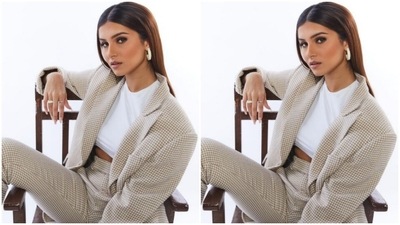 Tara accessorised her look in earrings and rings from the houses of Viaria Accessories, Kaj Fine Jewellery and Anmol Jewellers. (Instagram/@tarasutaria)