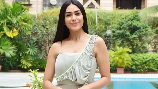 Mrunal Thakur's sartorial wardrobe has been creating a ‘Dhamaka’ ever since she started stepping out for promotions of the Ram Madhvani-directorial.(Instagram/thephoto_hunger)