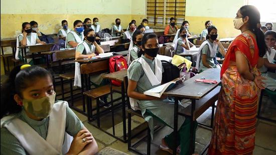 Speaking about the school reopening, Harishchandra Gaikwad, president of the Pune District Principals’ Association said that majority schools will reopen from November 22. (Hindustan Times)