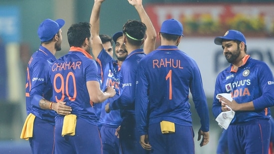 Ranchi: Indian bowler Deepak Chahar celebrates with his teammates after dismissing New Zealand batsman Martin Guptil during their 2nd Twenty20 cricket match at JSCA International Stadium Complex in Ranchi, Friday, Nov. 19, 2021.&nbsp;(PTI)