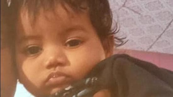 The infant who was snatched from his mothers arms in the grain market in Ludhiana on Saturday. Ludhiana police are also keeping tabs on Alto cars being used as taxis in nearby areas. (HT File)