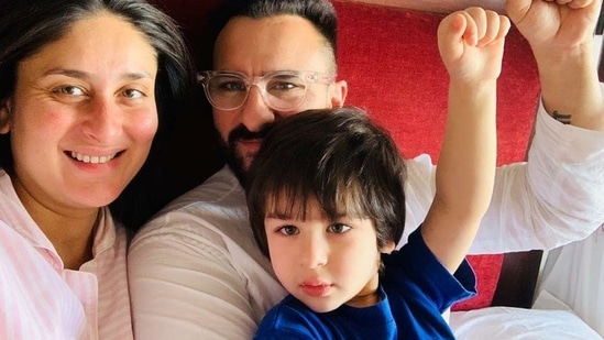 Kareena Kapoor poses with Saif Ali Khan and Taimur.