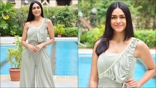 Recently, the diva was papped in Mumbai's Andheri and her edgy, casual street style in one-shoulder jumpsuit set the Internet on fire.(Instagram/thephoto_hunger)